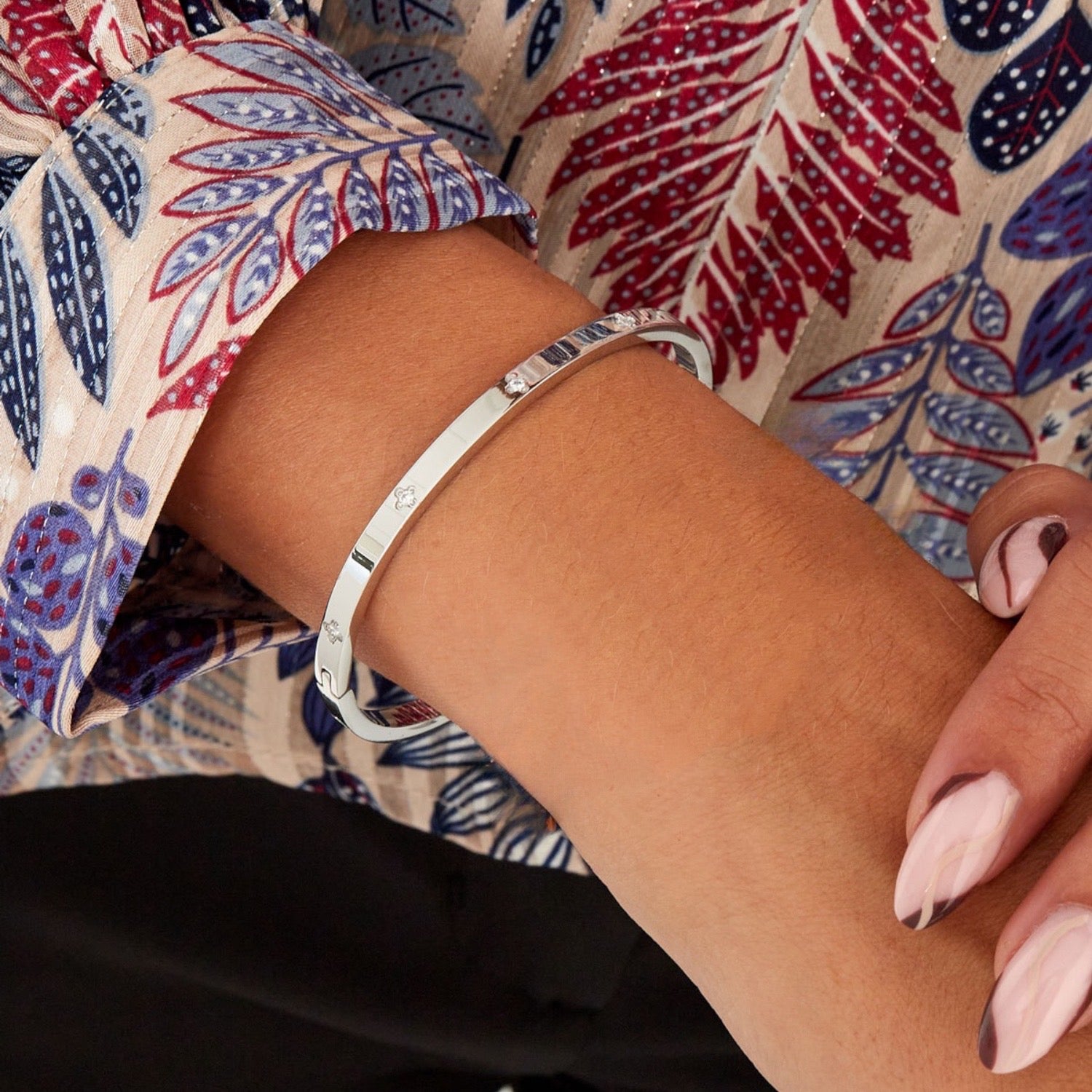 Bracciale rigido alla schiava con pietre a croce silver - [Emily_Morel]